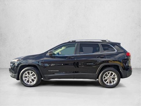Used 2018 Jeep Cherokee Latitude Plus w/ Cold Weather Group image 6