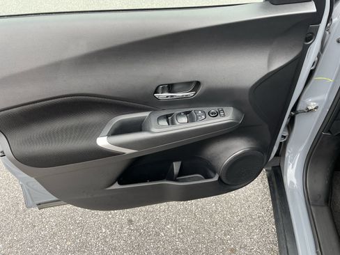 Used 2023 Nissan Kicks SV image 17