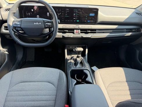 Used 2025 Kia K4 EX FWD image 8