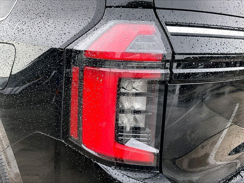 Certified 2025 Nissan Armada SV RWD image 28