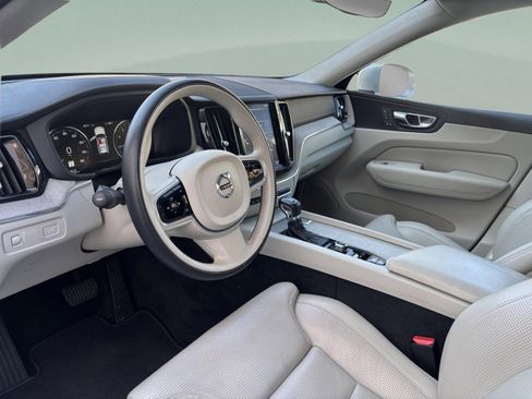 Used 2018 Volvo XC60 T6 Inscription w/ Luxury Seat Package image 16