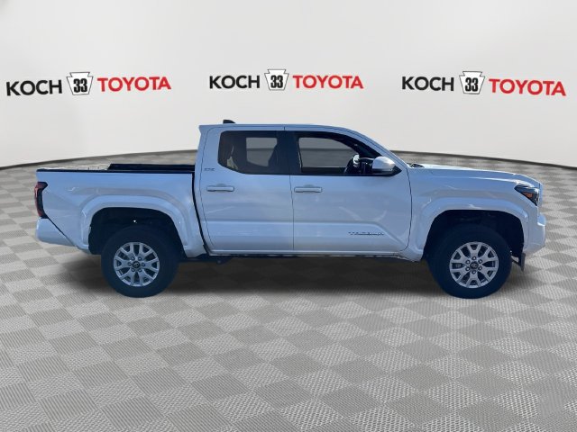 Used 2024 Toyota Tacoma SR5 AWD/4WD image 9
