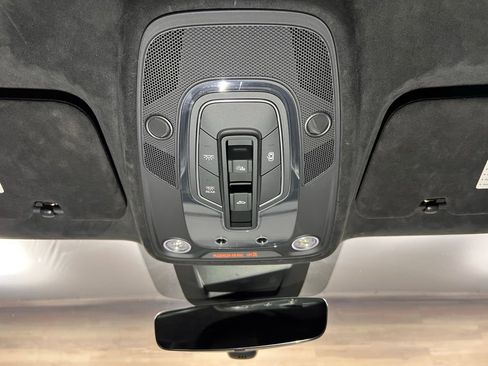 Used 2019 Lamborghini Urus image 30