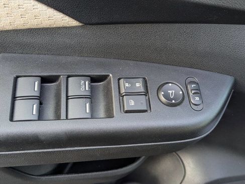 Used 2015 Honda CR-V EX image 40