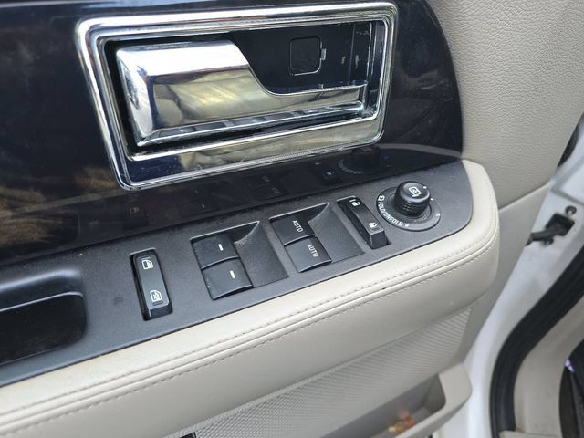 Used 2015 Lincoln Navigator 4WD image 24
