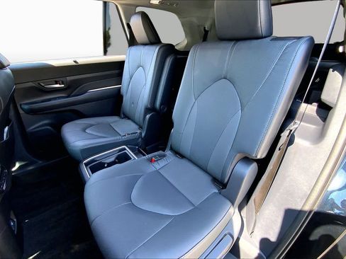 Used 2024 Toyota Grand Highlander FWD image 21