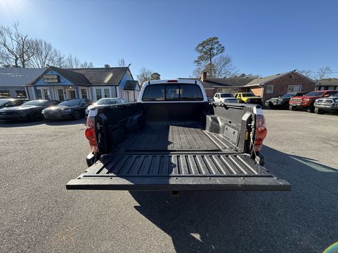 Used 2013 Toyota Tacoma 4WD Access Cab V6 AT (Natl) w/ Convenience Pkg image 7