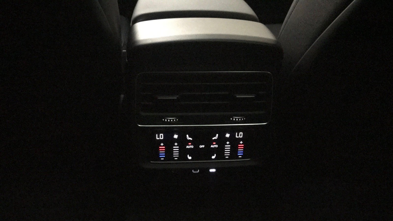 Used 2023 Audi Q7 3.0T Premium Plus w/ Premium Plus Package AWD/4WD image 19