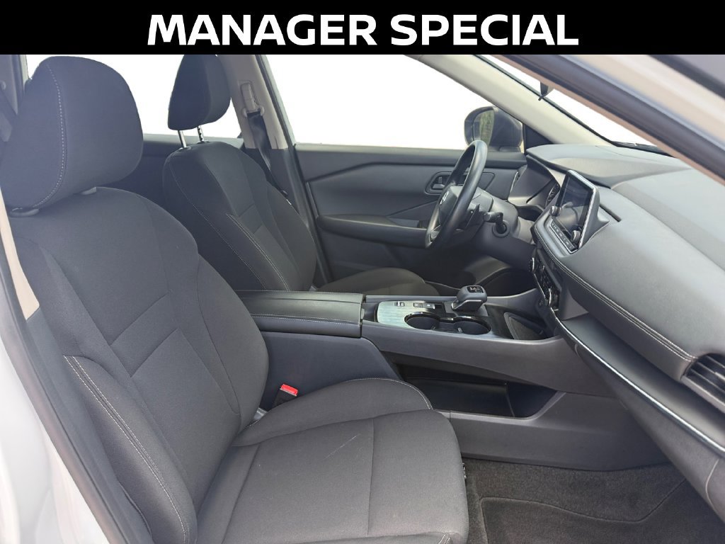 Used 2025 Nissan Rogue S FWD image 16