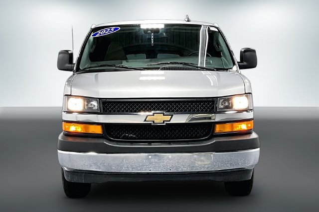 Used 2025 Chevrolet Express 3500 LT w/ LT Preferred Equipment Group RWD image 2