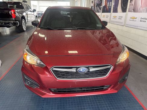 Used 2017 Subaru Impreza 2.0i image 2