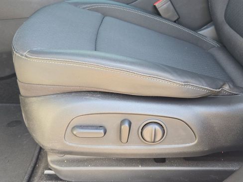 Used 2024 Buick Encore GX Preferred w/ Comfort Package FWD image 17