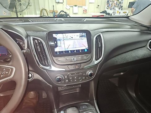 Used 2022 Chevrolet Equinox LT image 18