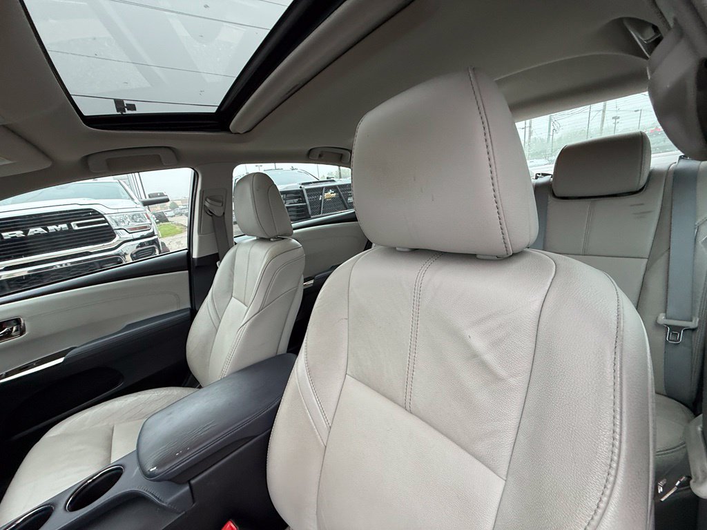 Used 2014 Toyota Avalon XLE Premium FWD image 13