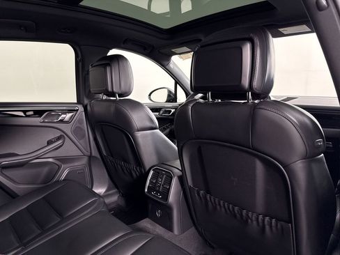 Certified 2026 Porsche Macan AWD/4WD image 24