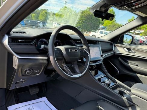 New 2026 Jeep Grand Cherokee Limited AWD/4WD image 16