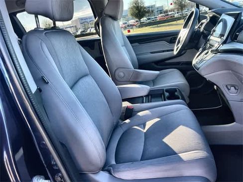 Used 2018 Honda Odyssey EX image 12