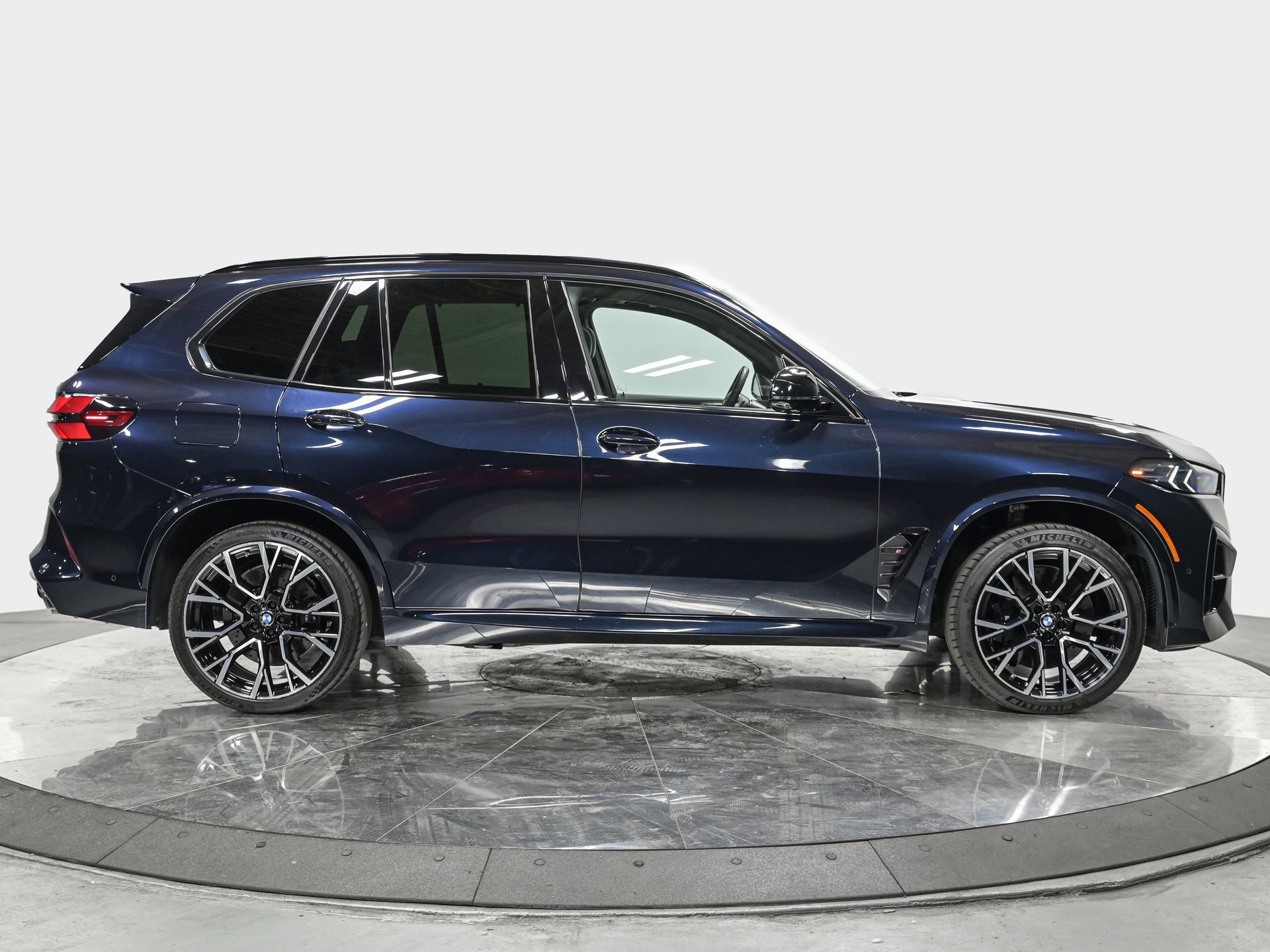 Used 2024 BMW X5 M Competition w/ Executive Package AWD/4WD image 8