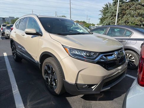 Used 2019 Honda CR-V Touring image 4