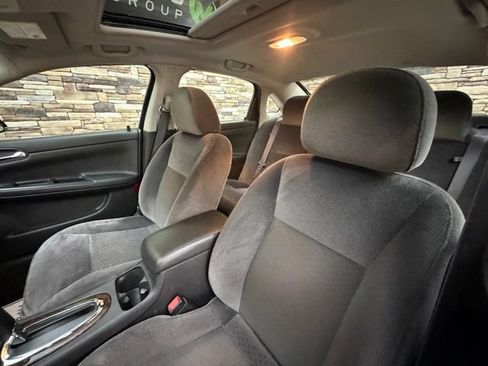 Used 2014 Chevrolet Impala LT w/ LT Sunroof Package FWD image 12
