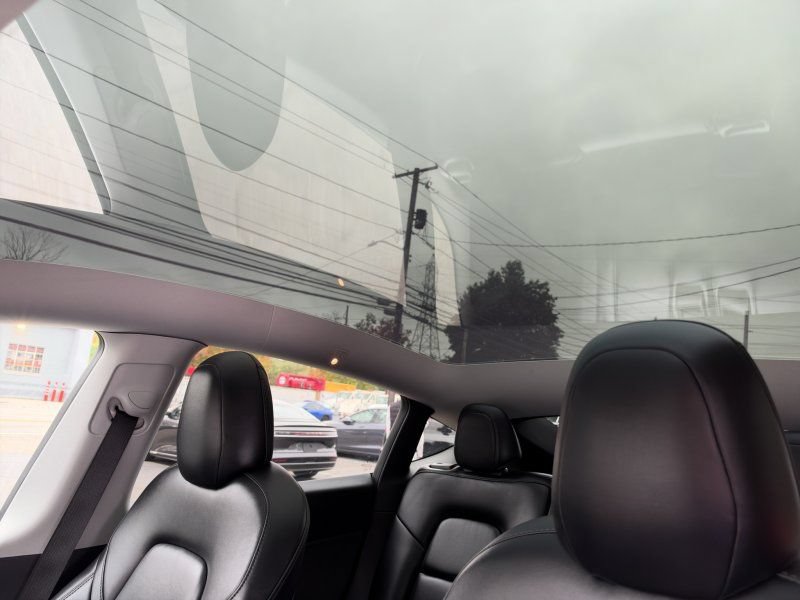 Used 2021 Tesla Model Y Long Range AWD/4WD image 19