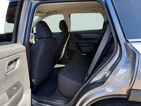 Used 2026 Nissan Rogue S AWD/4WD image 5