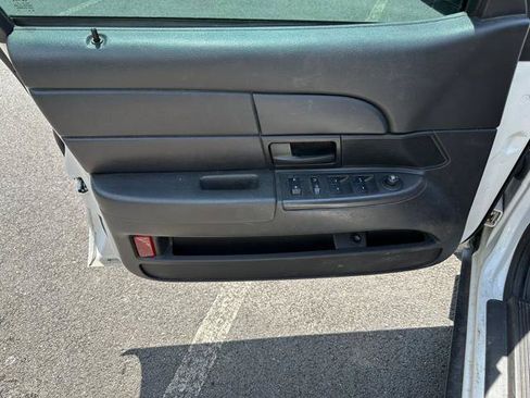 Used 2010 Ford Crown Victoria Police Interceptor image 5