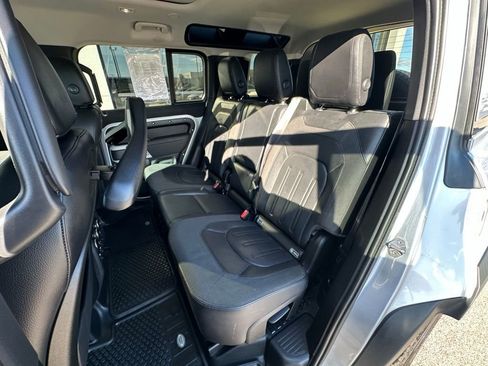 Used 2020 Land Rover Defender 110 First Edition image 22