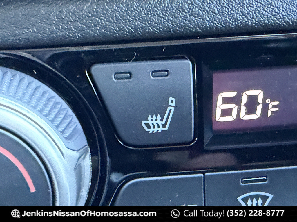 Certified 2025 Nissan Versa SR w/ Trunk Package FWD image 38