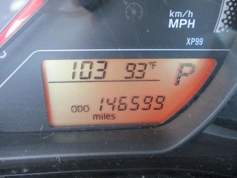 Used 2016 Toyota Yaris L image 12