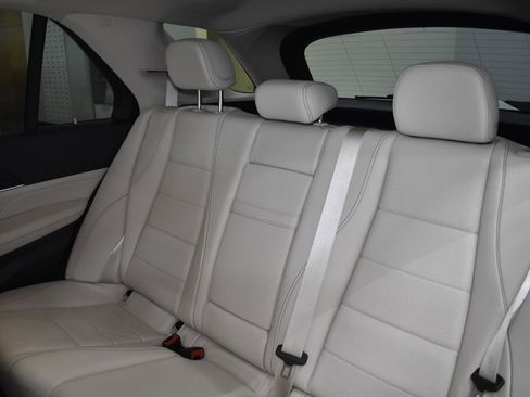 Used 2022 Mercedes-Benz GLE 350 4MATIC image 37