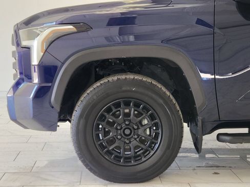 Used 2025 Toyota Tundra SR5 w/ SR5 Premium Package AWD/4WD image 8