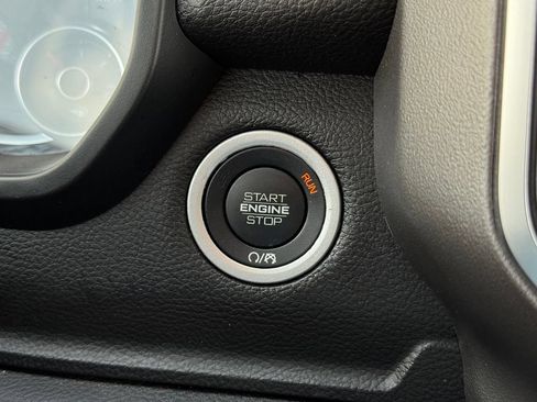 Used 2025 RAM 1500 Big Horn AWD/4WD image 40