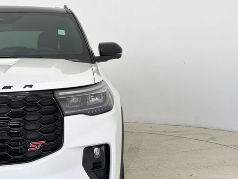 Used 2025 Ford Explorer ST AWD/4WD image 19