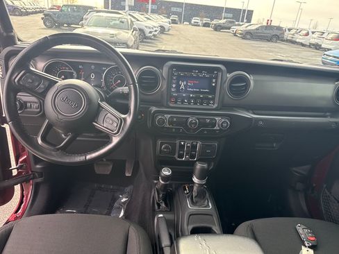 Used 2021 Jeep Gladiator Sport image 16