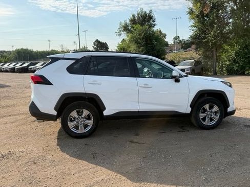 Used 2025 Toyota RAV4 XLE FWD image 6