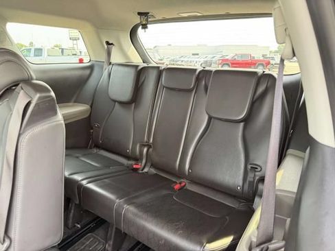 Used 2026 Kia Carnival FWD image 14
