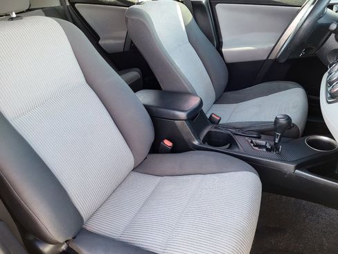 Used 2014 Toyota RAV4 LE image 22