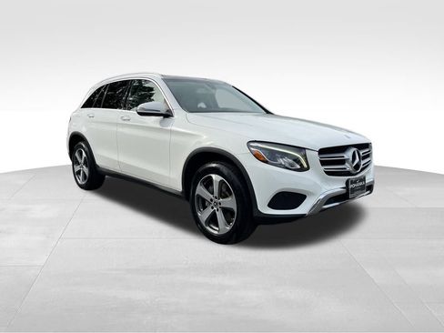 Used 2017 Mercedes-Benz GLC 300 4MATIC image 4