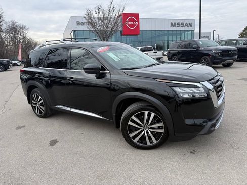 Certified 2025 Nissan Pathfinder Platinum image 48