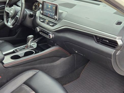 Used 2024 Nissan Altima 2.5 SR image 24