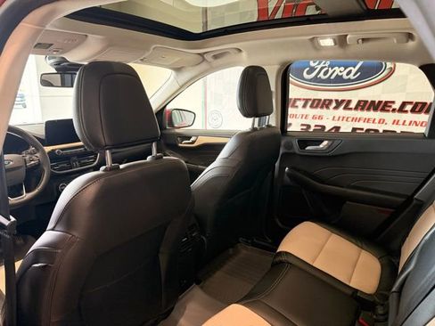 Used 2021 Ford Escape Titanium w/ Titanium Elite Package AWD/4WD image 19