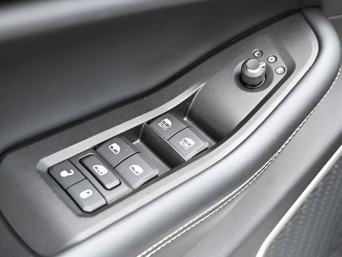 Used 2021 Jeep Grand Cherokee L Laredo AWD/4WD image 19