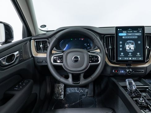 New 2026 Volvo XC60 B5 Ultra w/ Climate Package image 17
