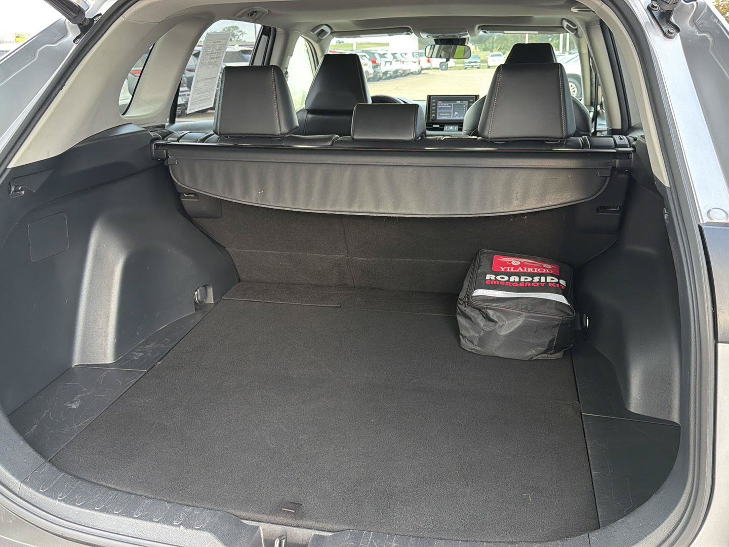 Used 2019 Toyota RAV4 XLE Premium w/ Cold Weather Package FWD image 13