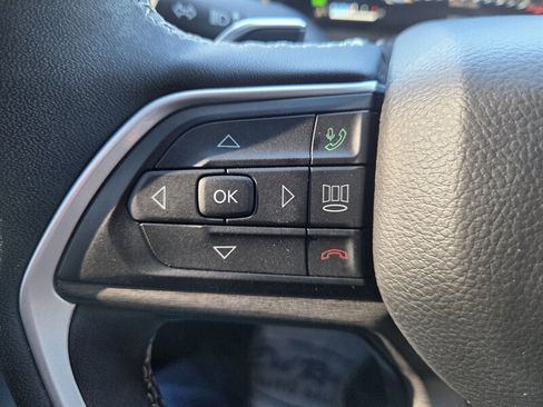 Used 2024 Jeep Grand Cherokee L Limited w/ Luxury Tech Group II AWD/4WD image 17