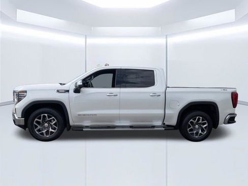 Used 2023 GMC Sierra 1500 SLT w/ SLT Premium Plus Package AWD/4WD image 7