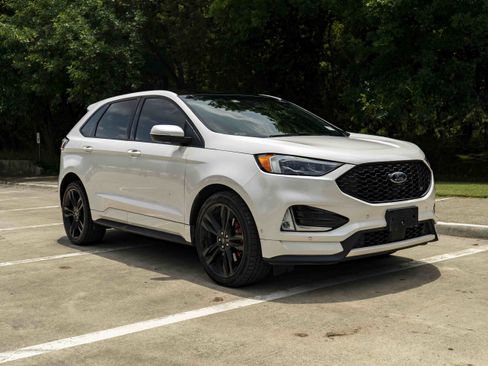 Used 2019 Ford Edge ST w/ Equipment Group 401A AWD/4WD image 2