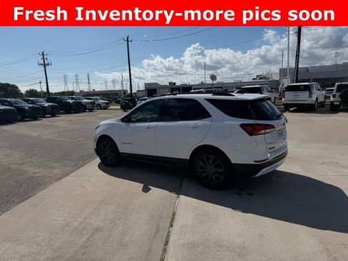 Used 2023 Chevrolet Equinox RS w/ LPO, Floor Liner Package image 5