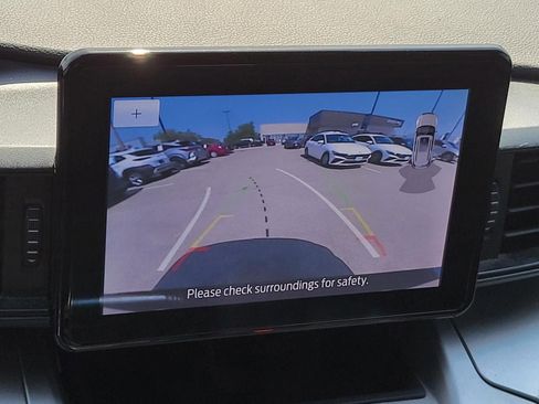 Used 2021 Ford Explorer XLT image 25